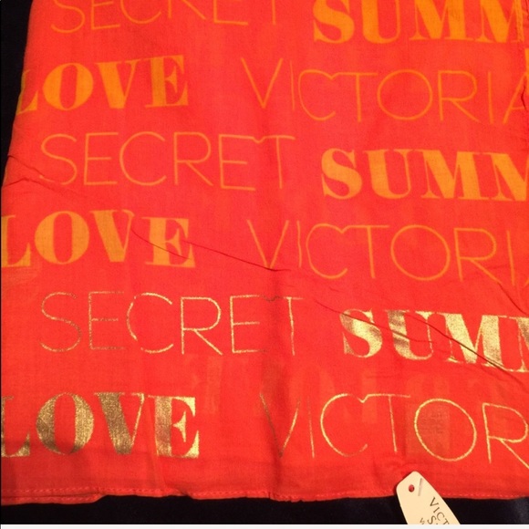 Victoria Secret Lovely Sarong - Picture 4 of 6